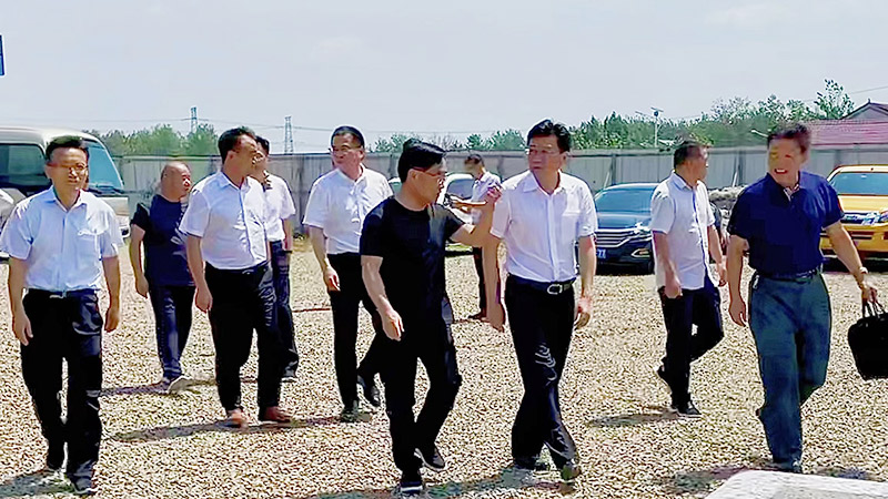 李朝暉一行蒞臨十里長山文化旅游產(chǎn)業(yè)園視察調研